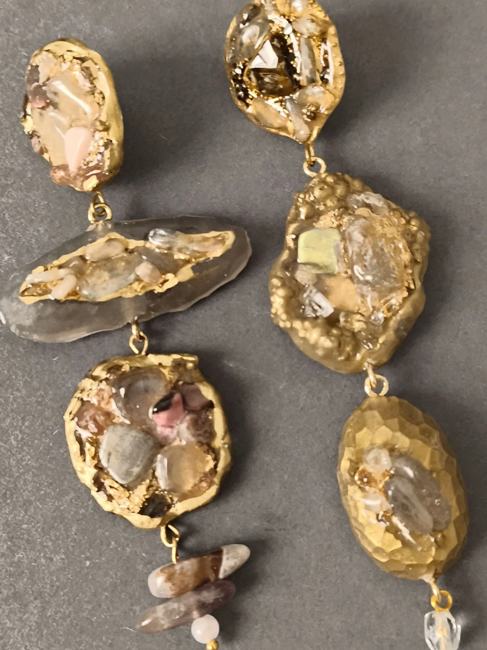 Boucles d'oreilles asymétriques 